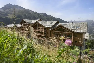 Image de Appartement de Famille Près des Pistes | Accès Piscine Intérieure + Spa Sur Place