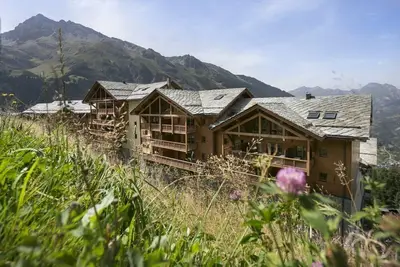 Image de Appartement confortable au pied des pistes | Piscine Intérieure + Spa
