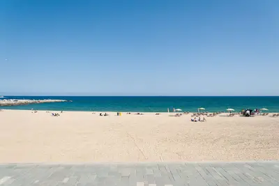 Image de Appartement lumineux sur le littoral de Barcelona, près de l’emblématique rue du