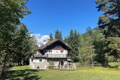 Image de Magnifique chalet à la campagne, entre prés et rivière