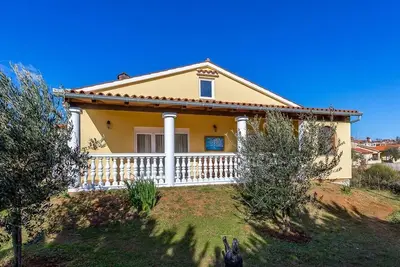 Image de Maison de vacances Ližnjan pour 1 - 5 personnes avec 2 chambres à coucher - Maison de vacances