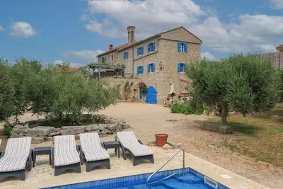Image de Maison de vacances Malinska pour 1 - 6 personnes avec 3 chambres à coucher - Maison de vacances