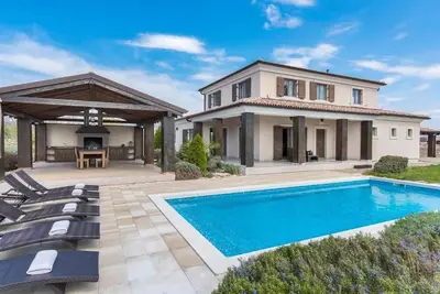 Image de Maison de vacances Juršići pour 1 - 12 personnes avec 5 chambres à coucher - Maison de vacances