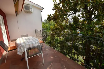Image de Appartement de vacances Malinska pour 1 - 4 personnes avec 2 chambres à coucher - Appartement de vac