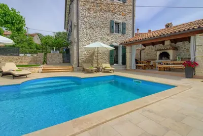 Image de Maison de vacances Poreč pour 1 - 8 personnes avec 4 chambres à coucher - Maison de vacances