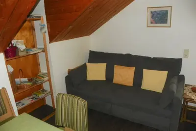 Image de Maison de vacances confortable avec balcon, cuisine spacieuse et entièrement équipée, connexion Wi-Fi gratuite