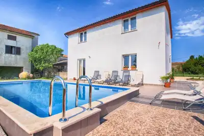 Image de Maison de vacances pour 9 personnes env. 120 qmà Medulin, Istrie (Côte sud de l'Istrie)