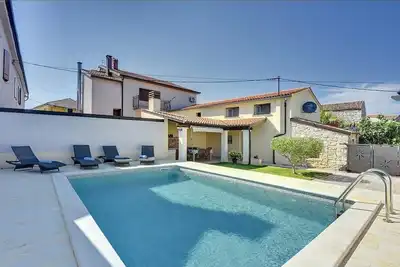 Image de Maison de vacances Ližnjan pour 1 - 6 personnes avec 2 chambres à coucher - Maison de vacances