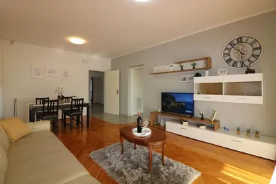 Image de Appartement de vacances Poreč pour 1 - 8 personnes avec 4 chambres à coucher - Appartement de vacanc