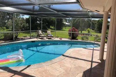 Image de Belle villa avec piscine dans une communauté sécurisée et fermée