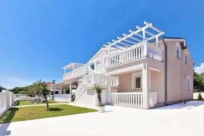 Image de Appartement de vacances Ližnjan pour 1 - 4 personnes avec 2 chambres à coucher - Appartement de vaca