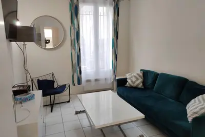 Image de Cosy and bright 1b apartment close to the metro!