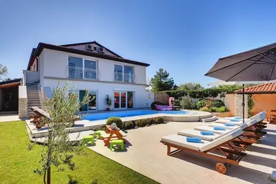 Image de Maison de vacances Rovinj pour 1 - 8 personnes avec 3 chambres à coucher - Maison de vacances