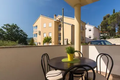 Image de Appartement de vacances Dobrinj pour 1 - 4 personnes avec 2 chambres à coucher - Appartement de vaca