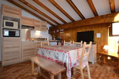 Image de Charmant appart 4/5 pers au pied des pistes avec balcon, Wifi, parking, animaux Ok