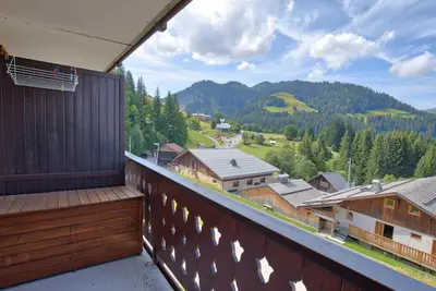 Image de Studio cabine cosy à 1450m avec vue et balcon, proche téléski