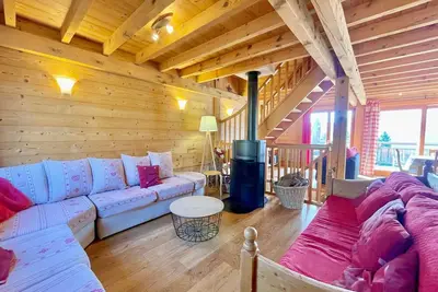 Image de Chalet spacieux proche pistes et centre, animaux acceptés et parking