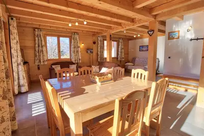 Image de Chalet typique, 4 chambres, vue montagne, Wifi, parking