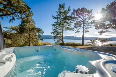Image de Cottage balnéaire magnifique sur la baie magique de Tomales