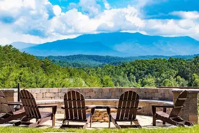 Image de Brand New Luxury Cabin Immaculate, Location, Views, Firepit À Voir Des Photos