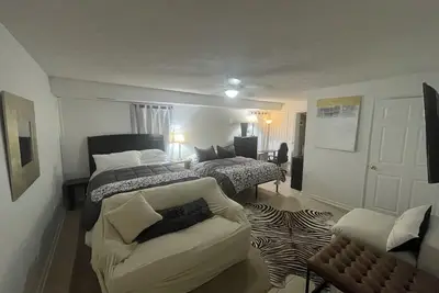 Image de Studio confortable et spacieux dans un quartier sécurisé