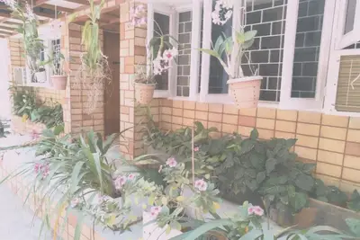 Image de 3 chambres au premier étage d'un bungalow. Bon pour 6 adultes,