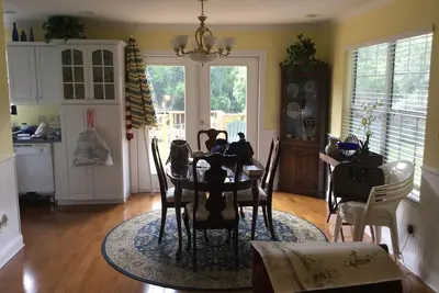 Image de Cottage victorien au bord d'une rivière