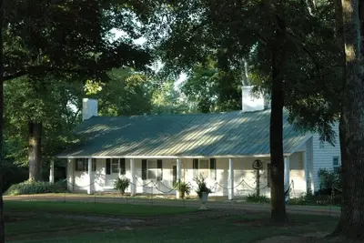 Image de Historic Log Cabin Circa 1800 - Private - Moins de 40 km de Nashville