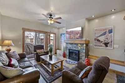 Image de Retraite familiale avec bains à remous près du Canyons Resort & Olympic Village