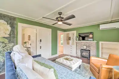 Image de Nouveau! Gainesville Cottage w / Sunroom & Porche Couvert