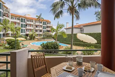 Image de No centro da cidade com piscina, Varandas do Funchal Ii