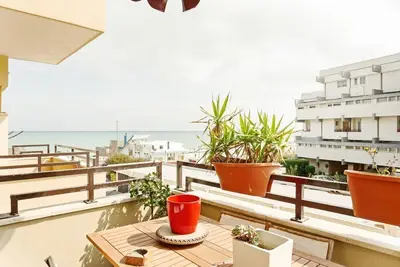 Image de Votre appartement avec vue sur la mer! L'aéroport de Bari