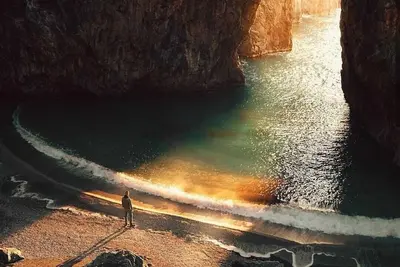 Image de Vue spectaculaire sur la mer, la montagne et la vieille ville