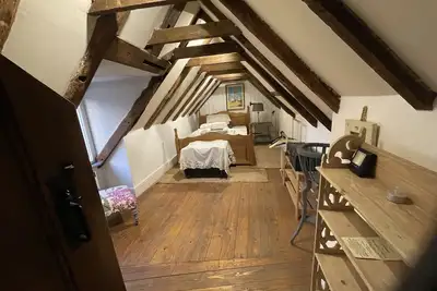 Image de Charmant cottage historique vieux de 500 ans, situé en face de la maison Petworth!