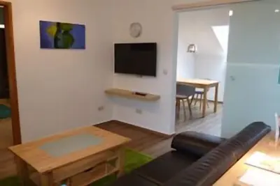 Image de GemĂĽtliche 70qm Ferienwohnung mit Balkon, kostenfreies Parken und Wlan, FrĂĽhstĂĽcksbuffet, voll ausgestattete KĂĽche