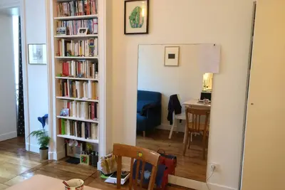 Image de Petit appartement familial à Montmartre