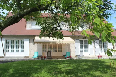 Image de Hautefort Maison de vacances en Périgord Noir avec piscine