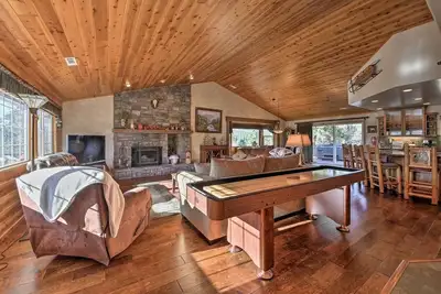 Image de Retraite de luxe de première classe et de haute qualité avec bain à remous, sauna et salle de jeux