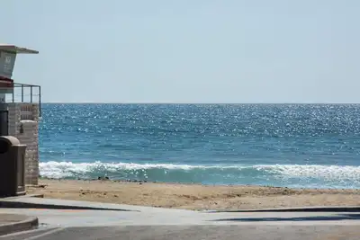 Image de Luxe # C5 Entièrement rénové et à quelques pas du sable