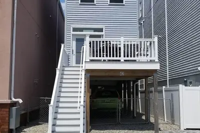Image de Seaside Heights, bloc de plage tranquille avec vue sur l'océan.
