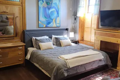 Image de Stained Glass Grande Avenue Apartment