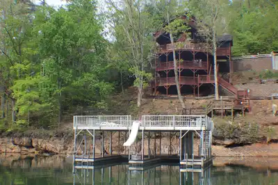 Image de Nouvelle inscription située à côté du célèbre 'Jumping Bridge'