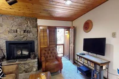Image de Récemment remodelé, Windchime Condominiums 213