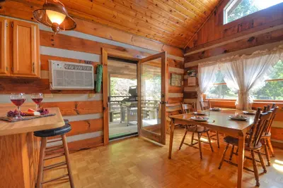 Image de Smoky Mountain Retreat # 1 - Authentique cabane en rondins dans les Smokies