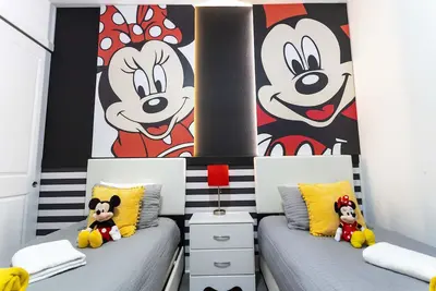 Image de 5 chambres Toutes les suites, idéal pour les familles et si près de Disney. Su7534
