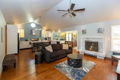 Image de Beautiful Open Concept 3/2 Accueil - À venir le 13 septembre!