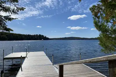 Image de Cottage au bord du lac avec vue