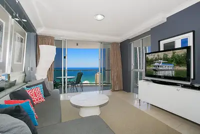 Image de appartement offre une vue grandiose sur les océans et les toits de Surfers Paradise