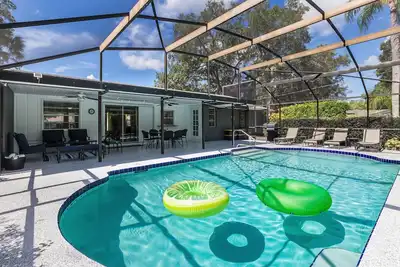 Image de Casa Concord: une piscine chauffée à l'eau salée paisible près de Siesta Key