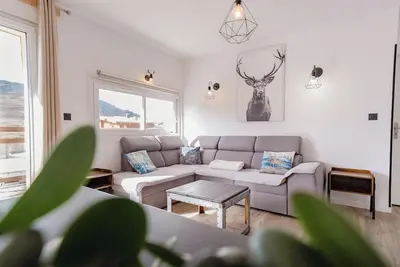 Image de Superbe appartement 16/18 pers avec sauna, au pied du télésiège, WiFi, babyfoot